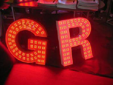 布拖LED发光字常见的安装误区。