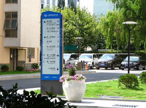 布拖哪些因素影响宣传栏的制作？